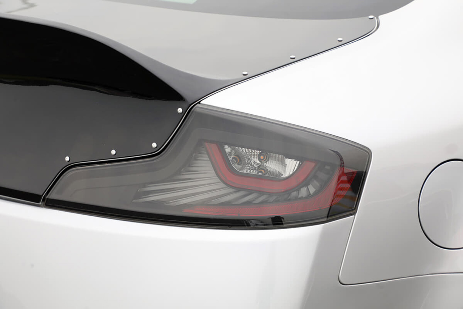 社外テールランプを装着したクルマ