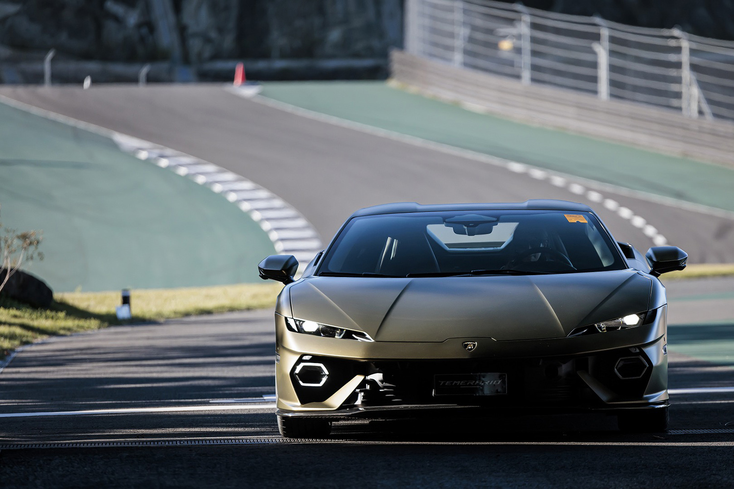 ランボルギーニ・テメラリオを桂　伸一が試した 〜 画像11