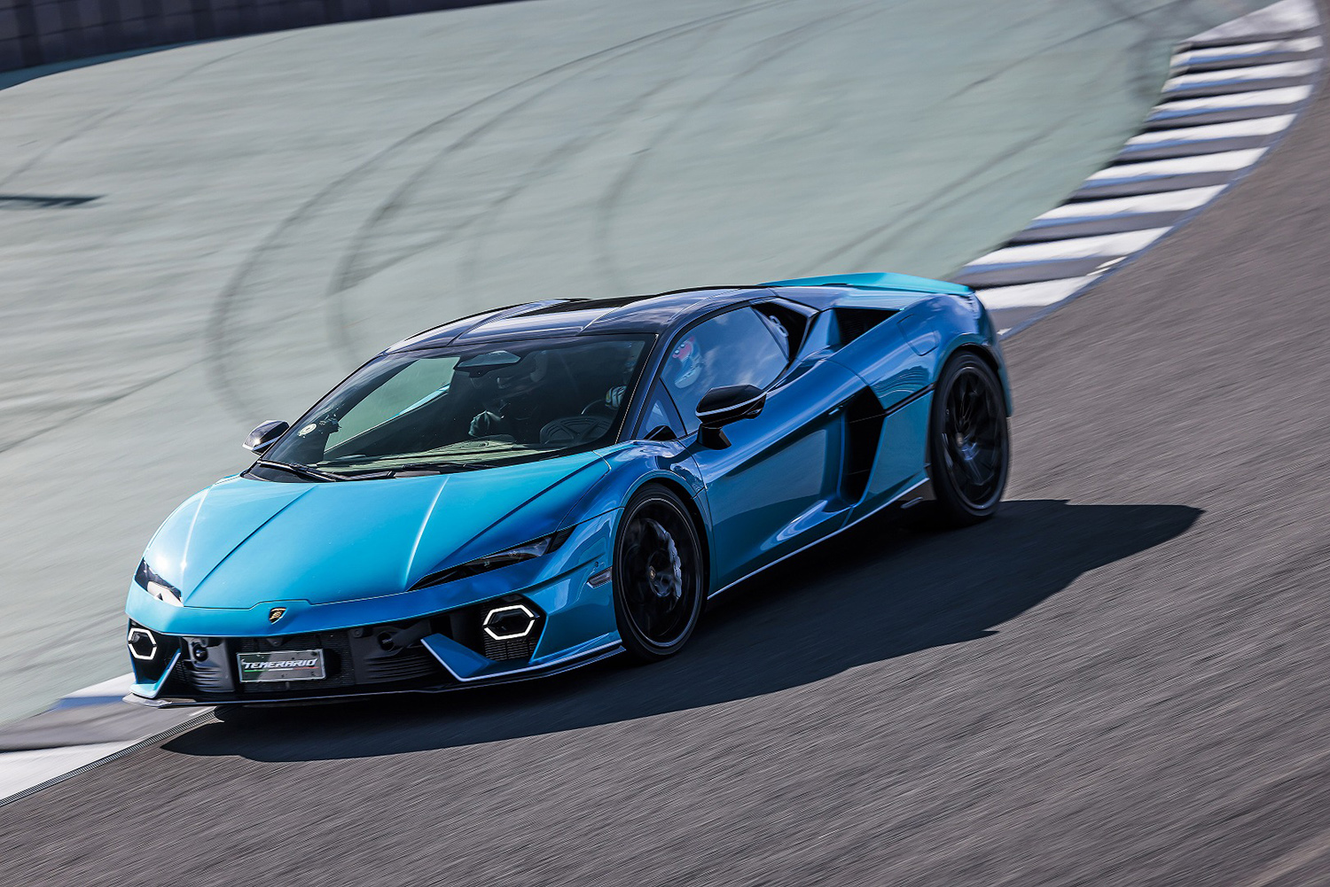 ランボルギーニ・テメラリオの走り 〜 画像20