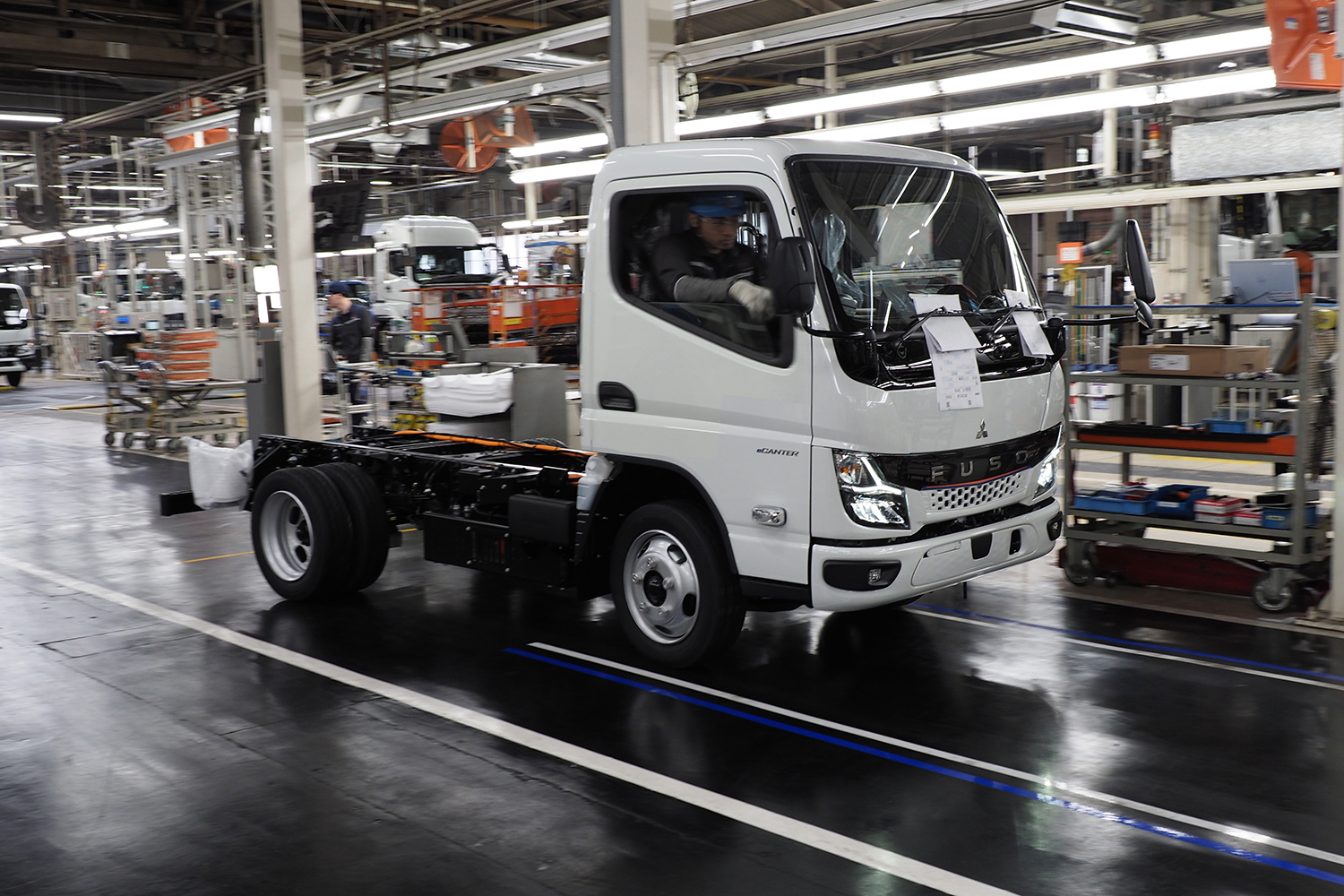 三菱ふそうがeキャンターの混流生産設備とバッテリー再利用戦略を公開 〜 画像2