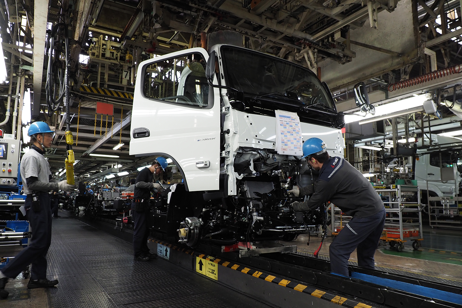 三菱ふそうがeキャンターの混流生産設備とバッテリー再利用戦略を公開 〜 画像15