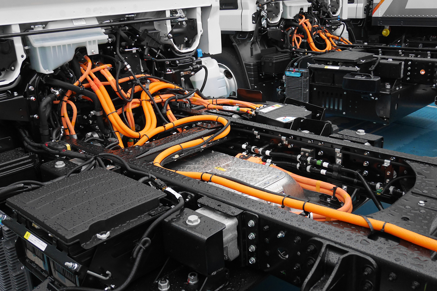 三菱ふそうがeキャンターの混流生産設備とバッテリー再利用戦略を公開 〜 画像21