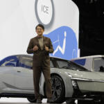 12台カローラを乗り継ぐ「ミスターカローラ」も太鼓判！　JMSで話題をさらった「カローラ コンセプト」のヤバすぎるカッコよさ!!