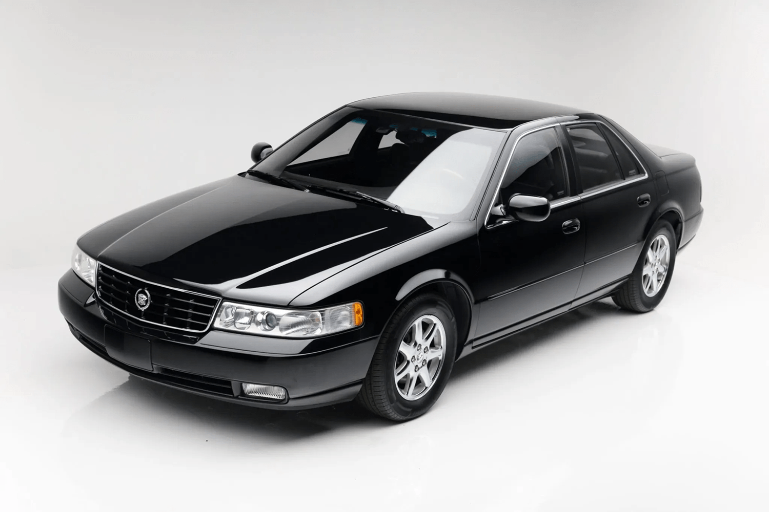 日本の高級車に真っ向勝負を挑んだ異端児「キャデラック・セビル」