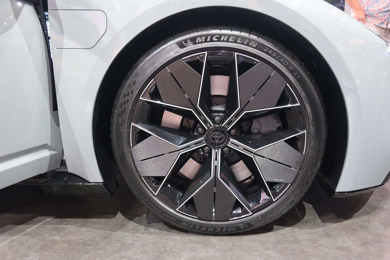 トヨタ COROLLA CONCEPTのホイール 〜 画像8