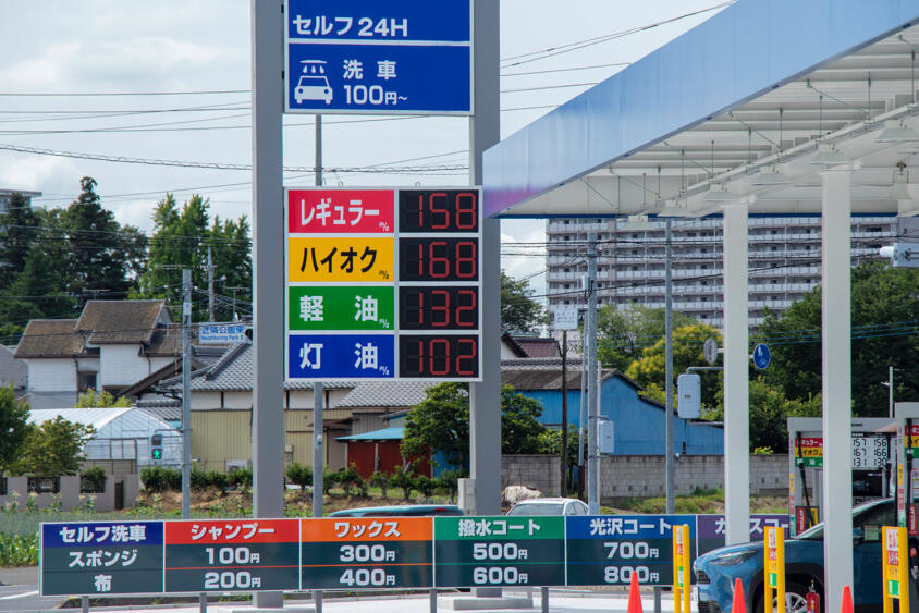 暫定税率廃止でクルマユーザー大歓喜……と思ったけどウチの愛車ディーゼルじゃん！　ガソリンだけ安くなって軽油との差が減るって納得いかないけどどうなの？
