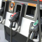 【画像】暫定税率廃止でクルマユーザー大歓喜……と思ったけどウチの愛車ディーゼルじゃん！　ガソリンだけ安くなって軽油との差が減るって納得いかないけどどうなの？ 〜 画像1