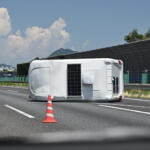 【画像】事故渋滞って……お金払って時間かかったんじゃ「お金返して」って言いたくもなる！　無茶して事故った本人に賠償請求されないのか？ 〜 画像6