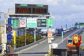 事故渋滞に巻き込まれたら損害賠償請求はできる？
