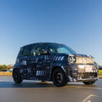 【画像】【試乗】ジャパンモビリティショーで話題のホットハッチ「ホンダ・スーパーワン」に乗ったぞ！　まるでミッドシップスポーツのようなハンドリングに興奮が抑えられない 〜 画像26