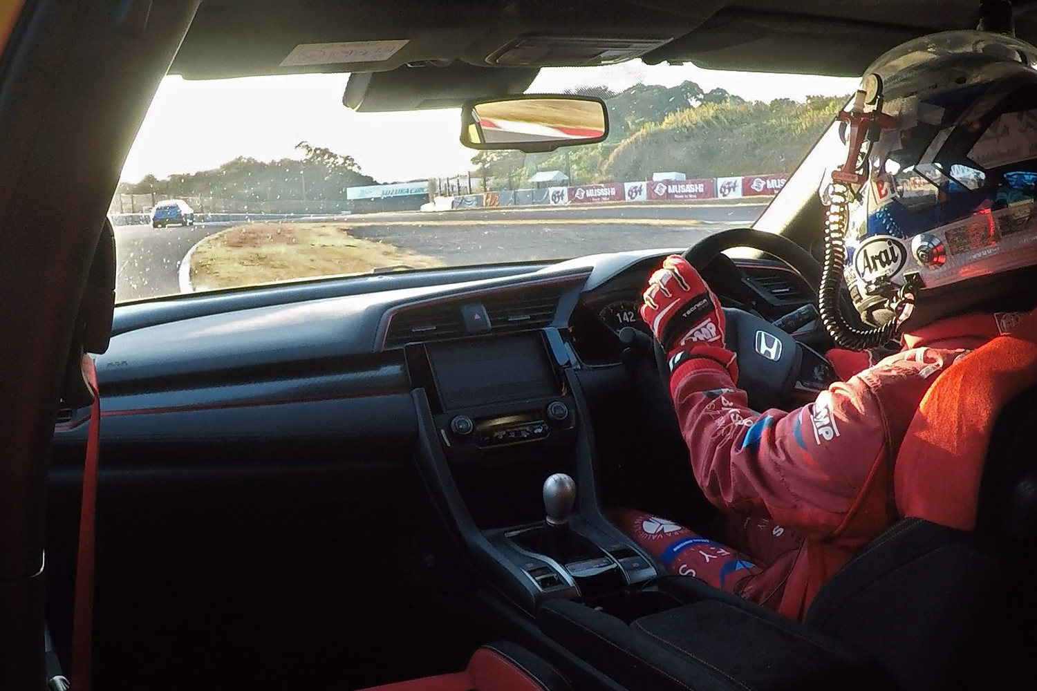 サーキット走行のイメージ