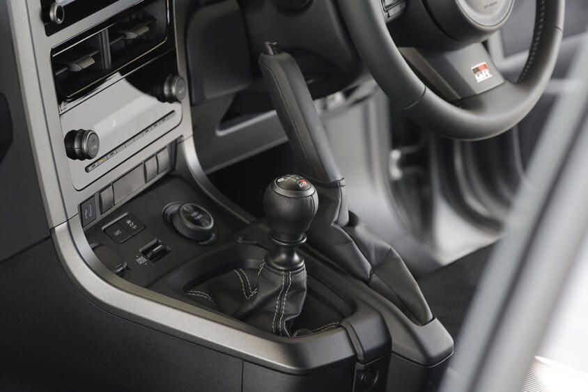 ストレートにMT免許取得ができなくなるってマジか！　ますます縁遠くなるMT車の正しい走らせ方とは