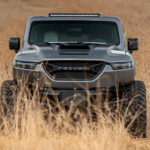 中身はラグジュアリーなのに「防弾仕様」に「サーマルカメラ」って軍用車かよ！　たった2000万円で超絶安心が買える「レズバニ・タンク」がこれぞアメリカなクルマだった