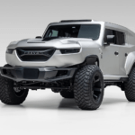 【画像】中身はラグジュアリーなのに「防弾仕様」に「サーマルカメラ」って軍用車かよ！　たった2000万円で超絶安心が買える「レズバニ・タンク」がこれぞアメリカなクルマだった 〜 画像2