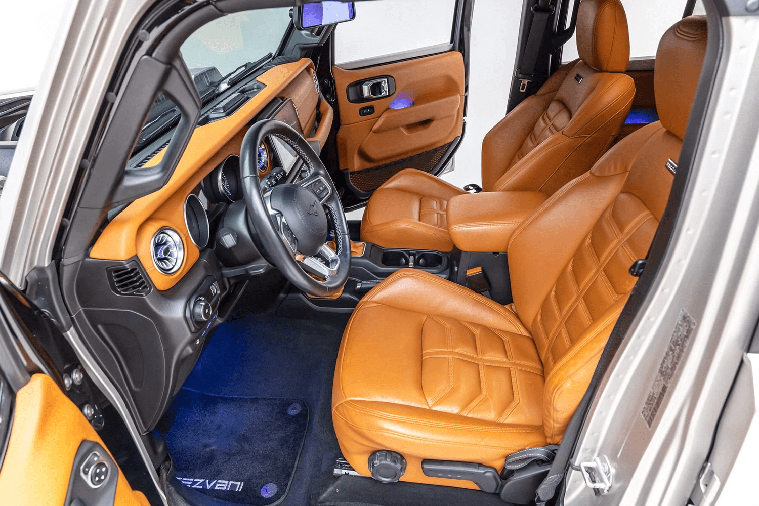 REZVNI TANKの車内 〜 画像11