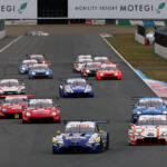 【画像】ついにSUPER GTの年間王者が決定！　GT500は１号車が史上初の３連覇でGT300は65号車が７年ぶりのチャンピオン！　SUPER GT Rd.８は手に汗握るデットヒートが繰り広げられた 〜 画像2