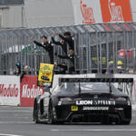 【画像】ついにSUPER GTの年間王者が決定！　GT500は１号車が史上初の３連覇でGT300は65号車が７年ぶりのチャンピオン！　SUPER GT Rd.８は手に汗握るデットヒートが繰り広げられた 〜 画像5