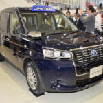 【画像】東京のタクシーがものすごく地味化！　JPNタクシーが普及してかつての「カラフルな車両」が消えたワケ 〜 画像1