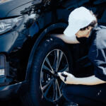 「タイヤにペットボトル？」「ワイパーにチラシ!?」それって窃盗団に狙われているサインかも！　よくある窃盗予告の手段と盗まれないための対策とは