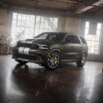 【画像】このご時世にV6→V8へと仕様変更とかマジか！　エコが叫ばれるときにこれぞアメ車な大排気量V8が復活したワケ 〜 画像5