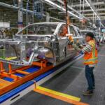 【画像】このご時世にV6→V8へと仕様変更とかマジか！　エコが叫ばれるときにこれぞアメ車な大排気量V8が復活したワケ 〜 画像12