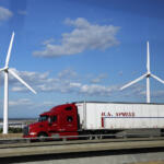 【画像】インバウンドだらけの日本で外国人ドライバーの交通マナーが問題に！　職業運転士にも外国人の採用が増えるいまどうなる日本の交通安全 〜 画像1