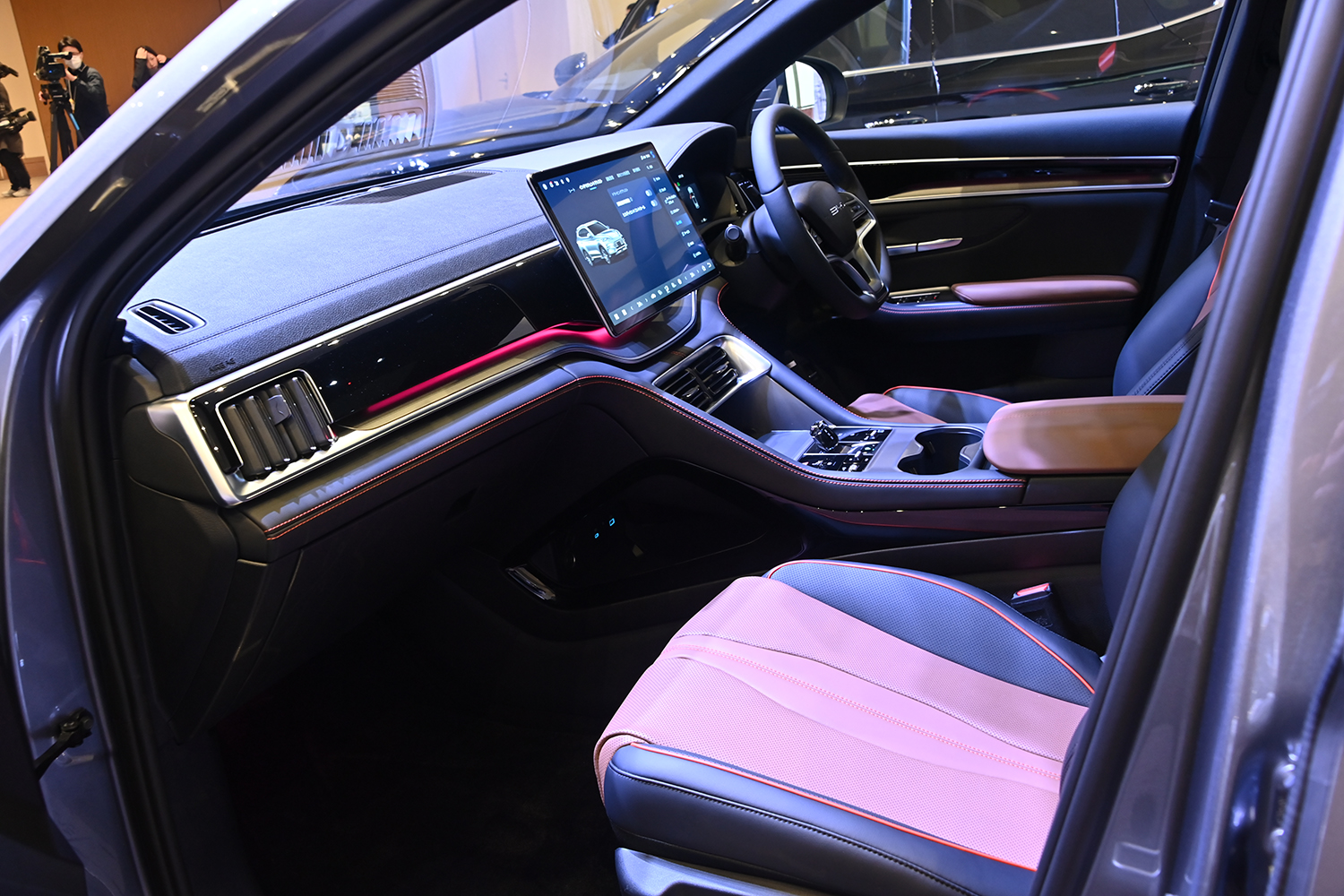 BYD SEALIONE6の車内