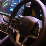 【画像】PHEVのSUVが400万円以下で購入できる衝撃！　BYDより発売された最新SUV「SEALION６」のコスパがヤバすぎた撃上陸 〜 画像45