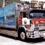 【画像】デコトラに魅了されているが……「何がいいの？」と聞かれると難しい！　結局デコトライベントで目の当たりにするのが一番だった 〜 画像4