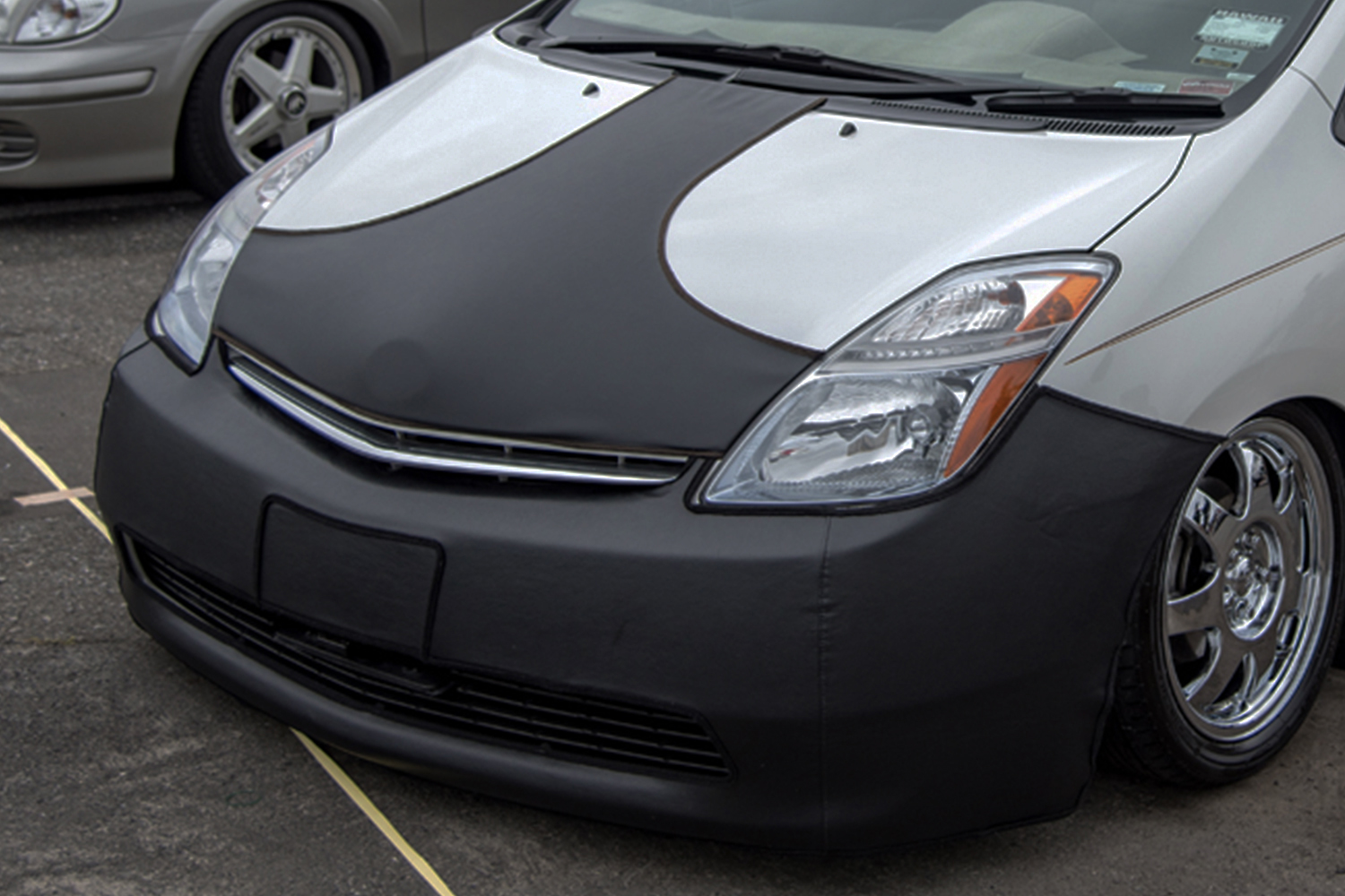 ボンネットの先端についたノーズブラやバグガードの役割