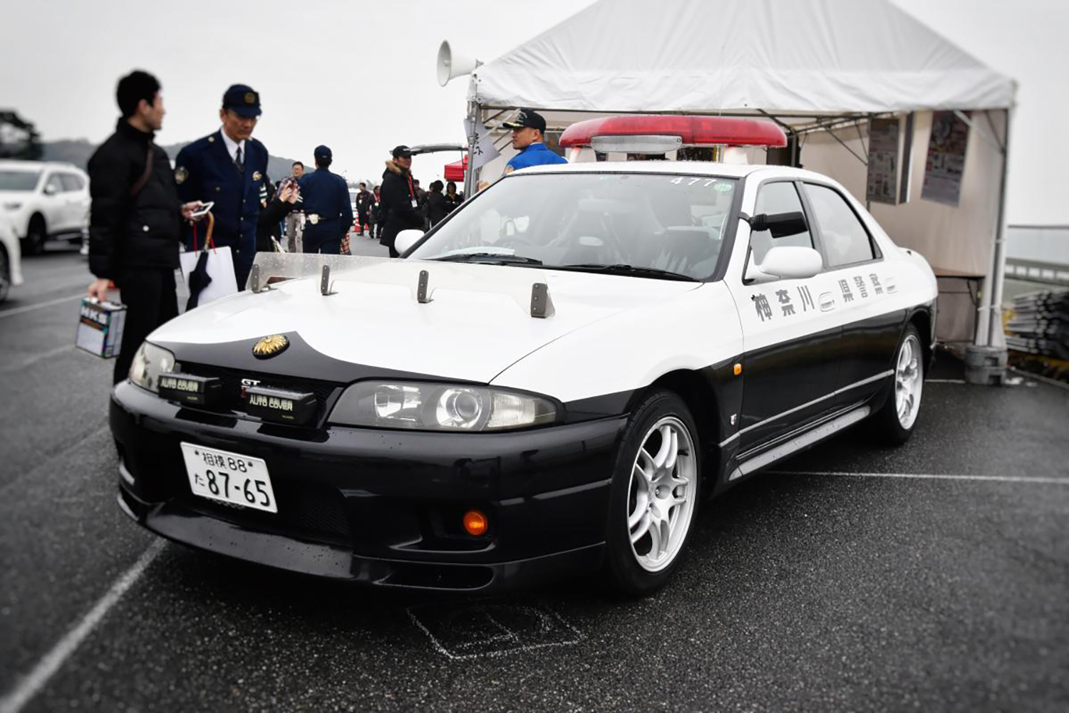 神奈川県警のR33スカイラインGT-R