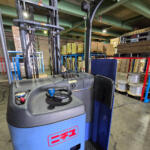 【画像】するすると倉庫を走りまわるフォークリフトを見たら……「できるんじゃね？」の１分後に後悔した素人のフォークリフト体験記 〜 画像2