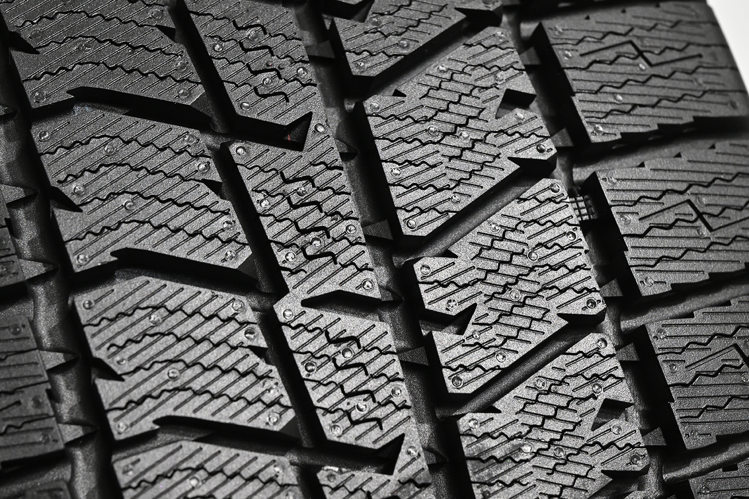 スタッドレスタイヤで見るべきは残りの溝ではなく「プラットフォーム」だった 〜 画像6