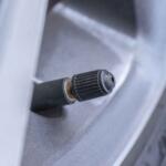 【画像】約８割の人が知らないってヤバいぞ！　スタッドレスタイヤは「残溝1.6mm」の前に「プラットフォーム」が露出したら雪道走行はダメ!! 〜 画像5