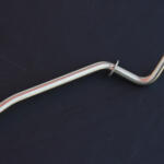 【画像】オフ会でボンネットを開ければプチヒーロー確定！　フジツボの「チタン製の虹色棒」がクルマ好きに刺さりまくり 〜 画像1