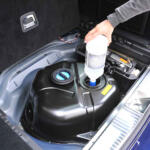 【画像】トラックの排ガスを浄化する液体「アドブルー」！　聞けども見たことないアドブルーに対面してみた 〜 画像2