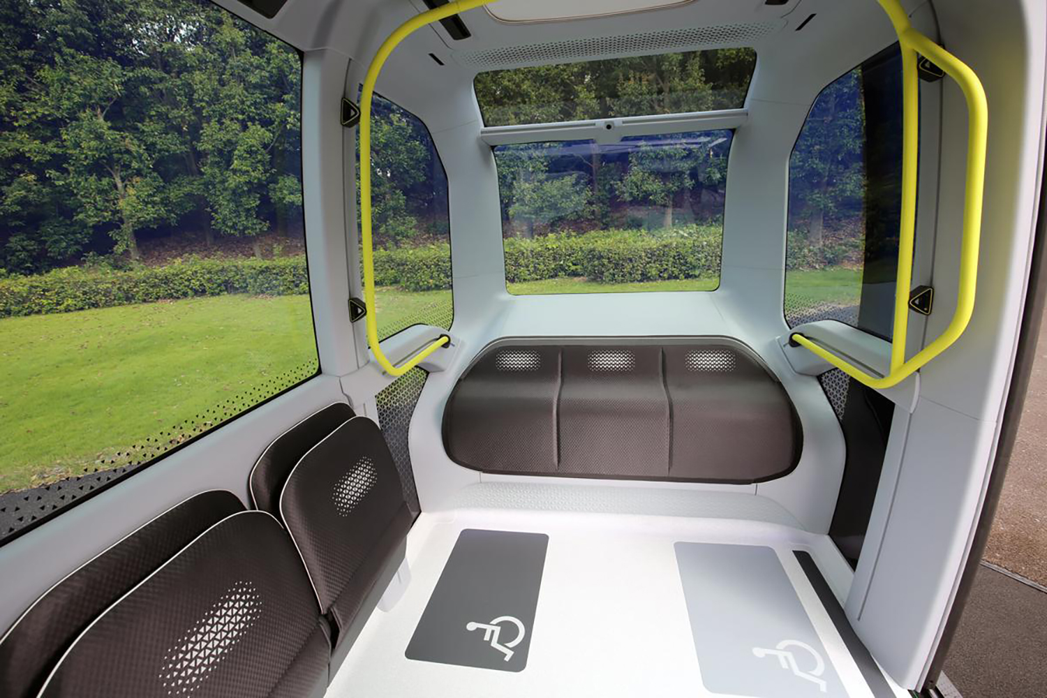 トヨタ eパレットの車内 〜 画像9