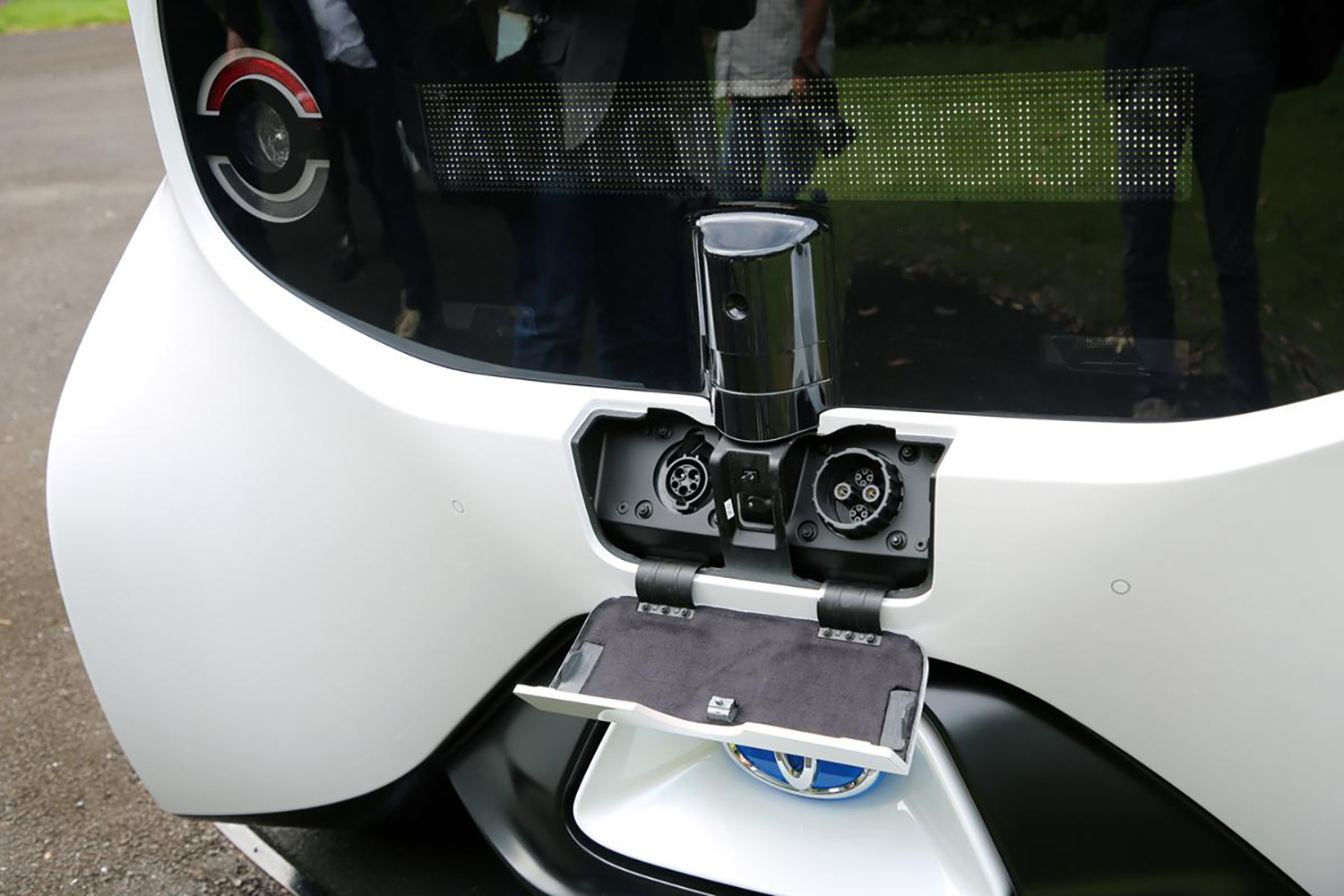 トヨタ eパレットの充電口