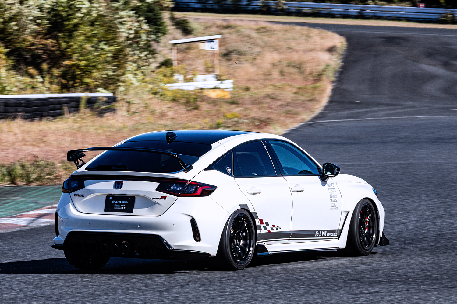 A PIT東雲のデモカー（シビック タイプR）