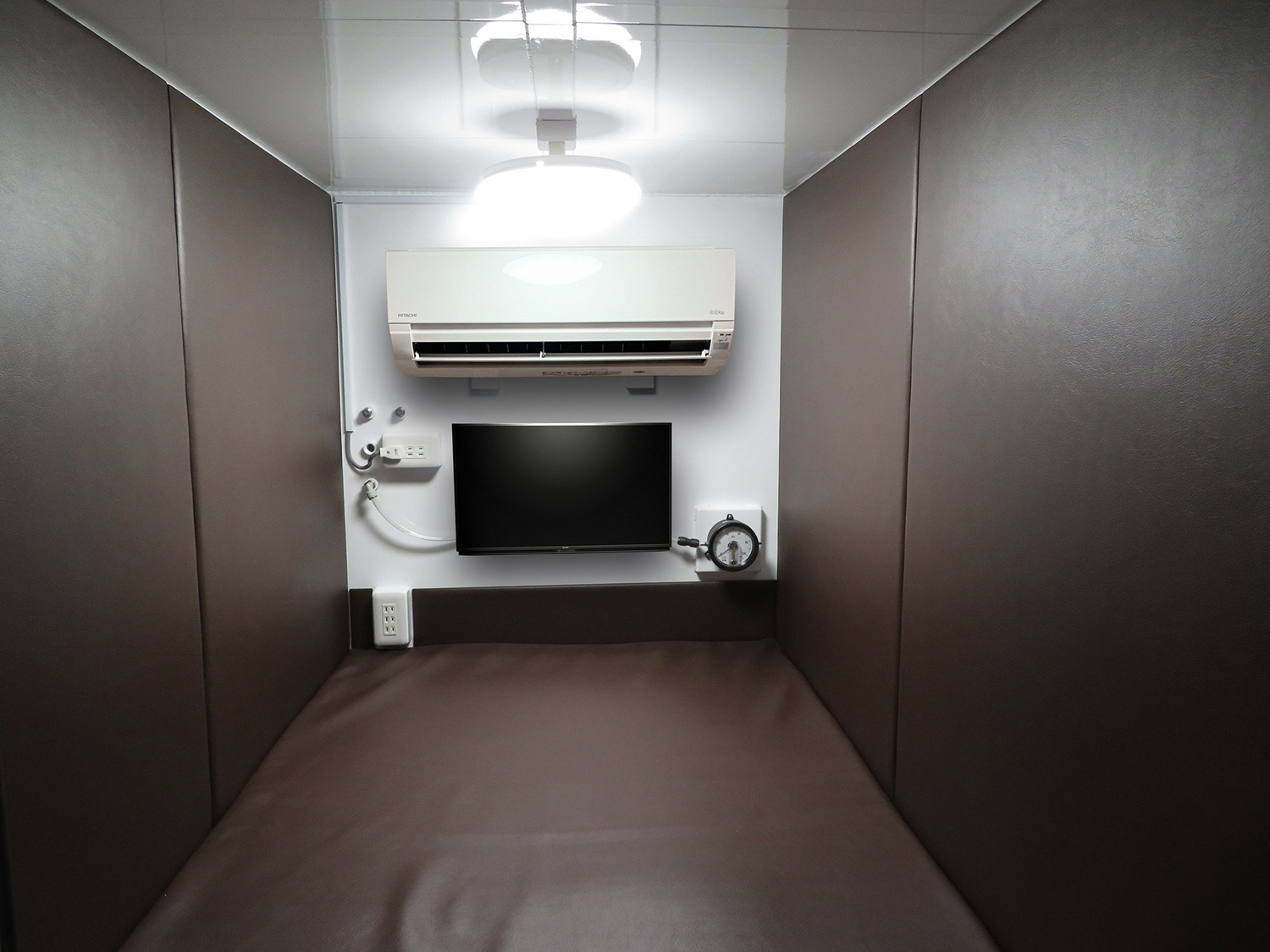 酸素カプセルの内部