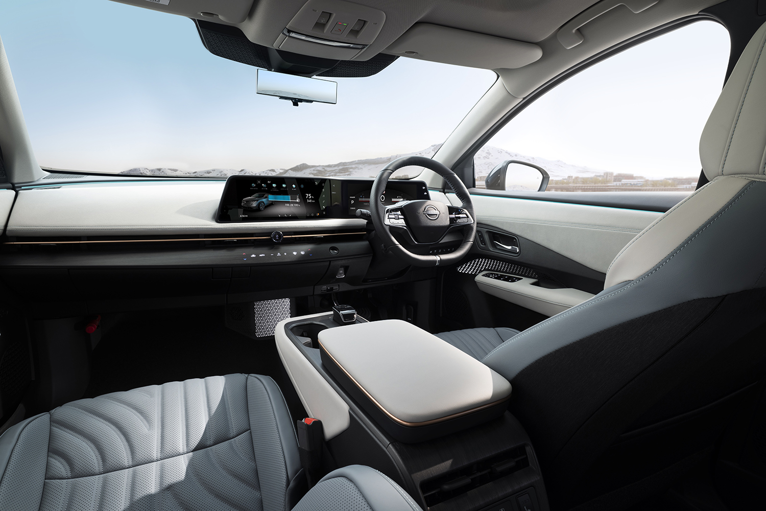 日産アリア（マイナーチェンジモデル）の車内