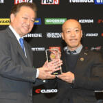 【画像】どうみても中学生……なのにスゴ腕ドリフトでチャンピオン!?　フォーミュラ・ドリフト・ジャパンの表彰パーティーが衝撃そのもの!! 〜 画像18