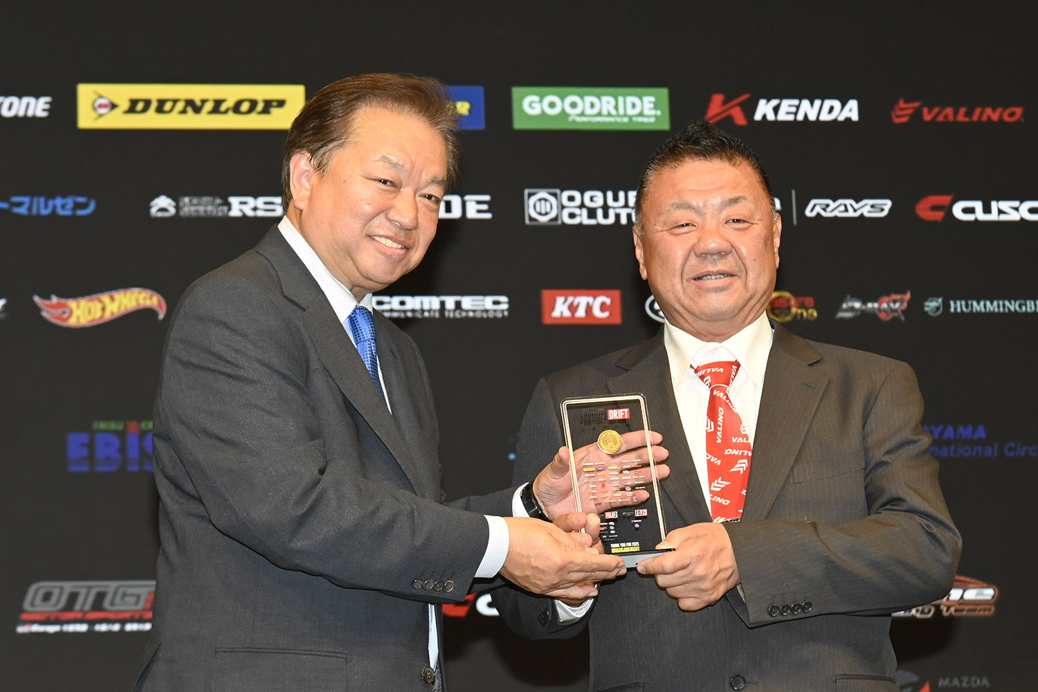 フォーミュラ・ドリフト・ジャパンの表彰パーティーが衝撃そのもの!! 〜 画像19