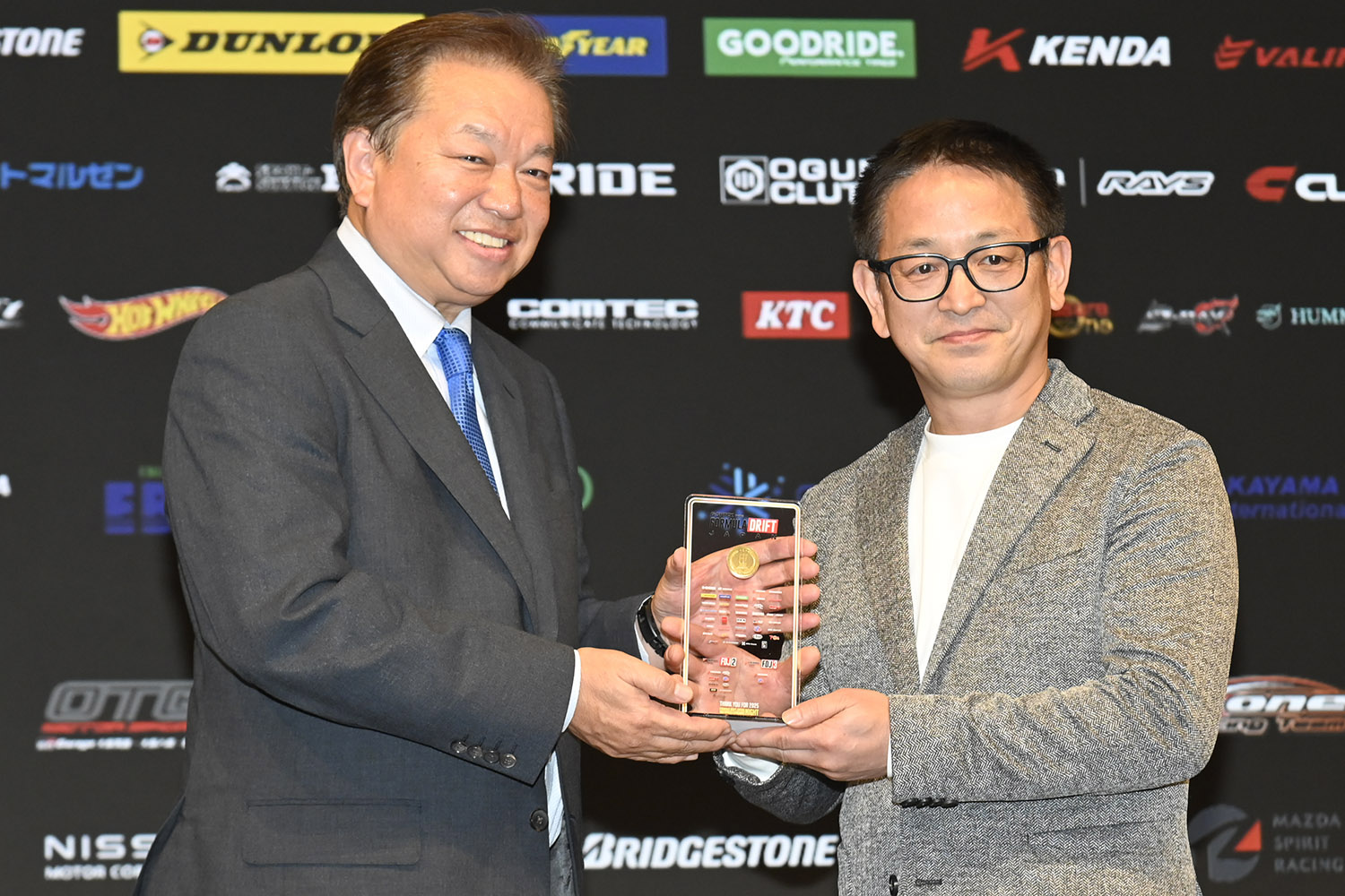 フォーミュラ・ドリフト・ジャパンの表彰パーティーが衝撃そのもの!! 〜 画像20