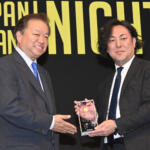 【画像】どうみても中学生……なのにスゴ腕ドリフトでチャンピオン!?　フォーミュラ・ドリフト・ジャパンの表彰パーティーが衝撃そのもの!! 〜 画像31