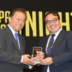 【画像】どうみても中学生……なのにスゴ腕ドリフトでチャンピオン!?　フォーミュラ・ドリフト・ジャパンの表彰パーティーが衝撃そのもの!! 〜 画像39