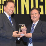 【画像】どうみても中学生……なのにスゴ腕ドリフトでチャンピオン!?　フォーミュラ・ドリフト・ジャパンの表彰パーティーが衝撃そのもの!! 〜 画像52