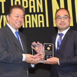 【画像】どうみても中学生……なのにスゴ腕ドリフトでチャンピオン!?　フォーミュラ・ドリフト・ジャパンの表彰パーティーが衝撃そのもの!! 〜 画像56