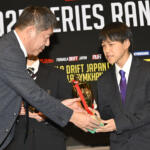 【画像】どうみても中学生……なのにスゴ腕ドリフトでチャンピオン!?　フォーミュラ・ドリフト・ジャパンの表彰パーティーが衝撃そのもの!! 〜 画像62