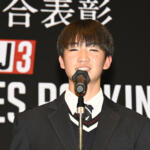 【画像】どうみても中学生……なのにスゴ腕ドリフトでチャンピオン!?　フォーミュラ・ドリフト・ジャパンの表彰パーティーが衝撃そのもの!! 〜 画像64